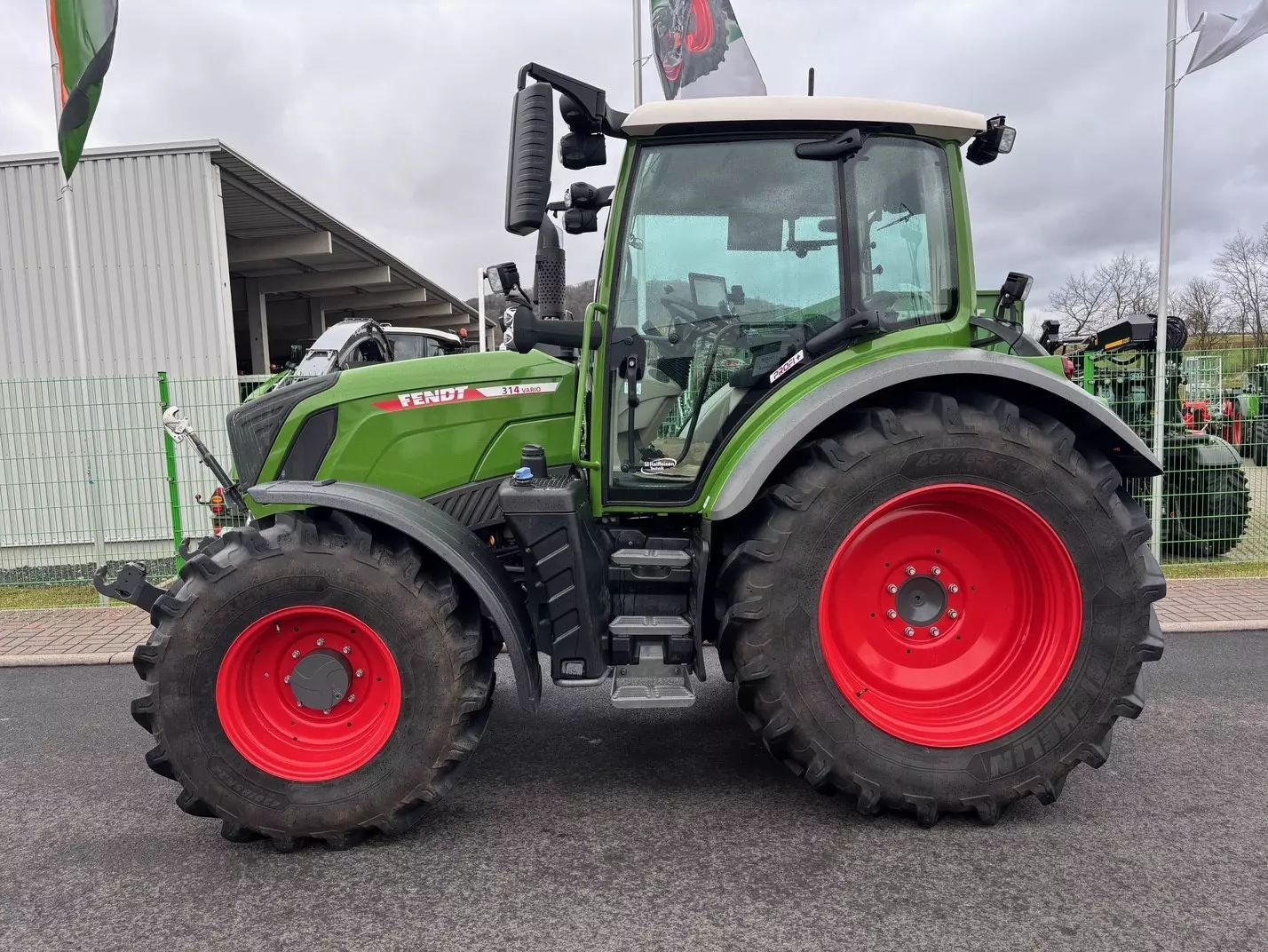 Fendt 314 Vario Profi Plus Tractor €129,000