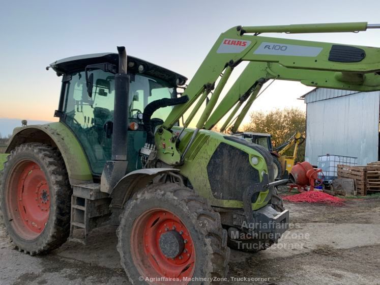E-FARM: Claas Trion 520 - Tractor - id YF6EA9C - 55.000 EUR - Anul: 2014 - Citeste ore: 4.500,Muterea motorului: 125,Franța