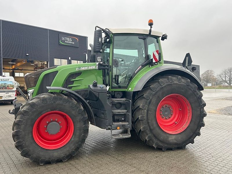 Fendt 828 Vario Τρακτέρ 127.190 €