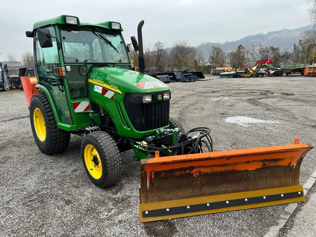 John Deere 3720 tractor €22,417