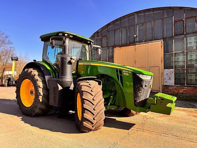 John Deere 8320 R Traktori 119 800 €