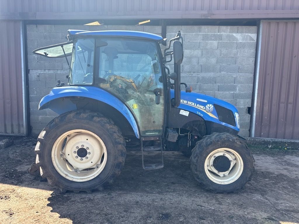 E-FARM: New Holland T4.55 Powerstar - Трактор - id 96Q53CJ - 26 000 € - Година на построяване: 2017 - Работни часове на двигателя: 2500,Мощност на двигателя (HP): 55,Франция
