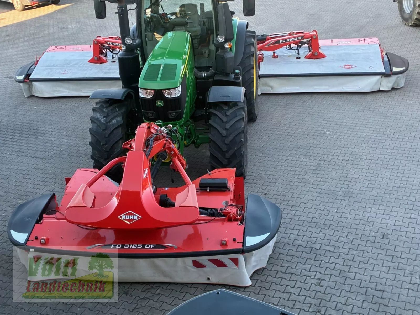 Kuhn fc 9530 d fc 3125 d df Tedder €34,000