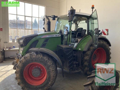 E-FARM: Fendt 718 Vario - Tractor - id 433JNGG - €98,908 - Year of construction: 2018 - Engine hours: 5,820,Engine power (HP): 181,Germany