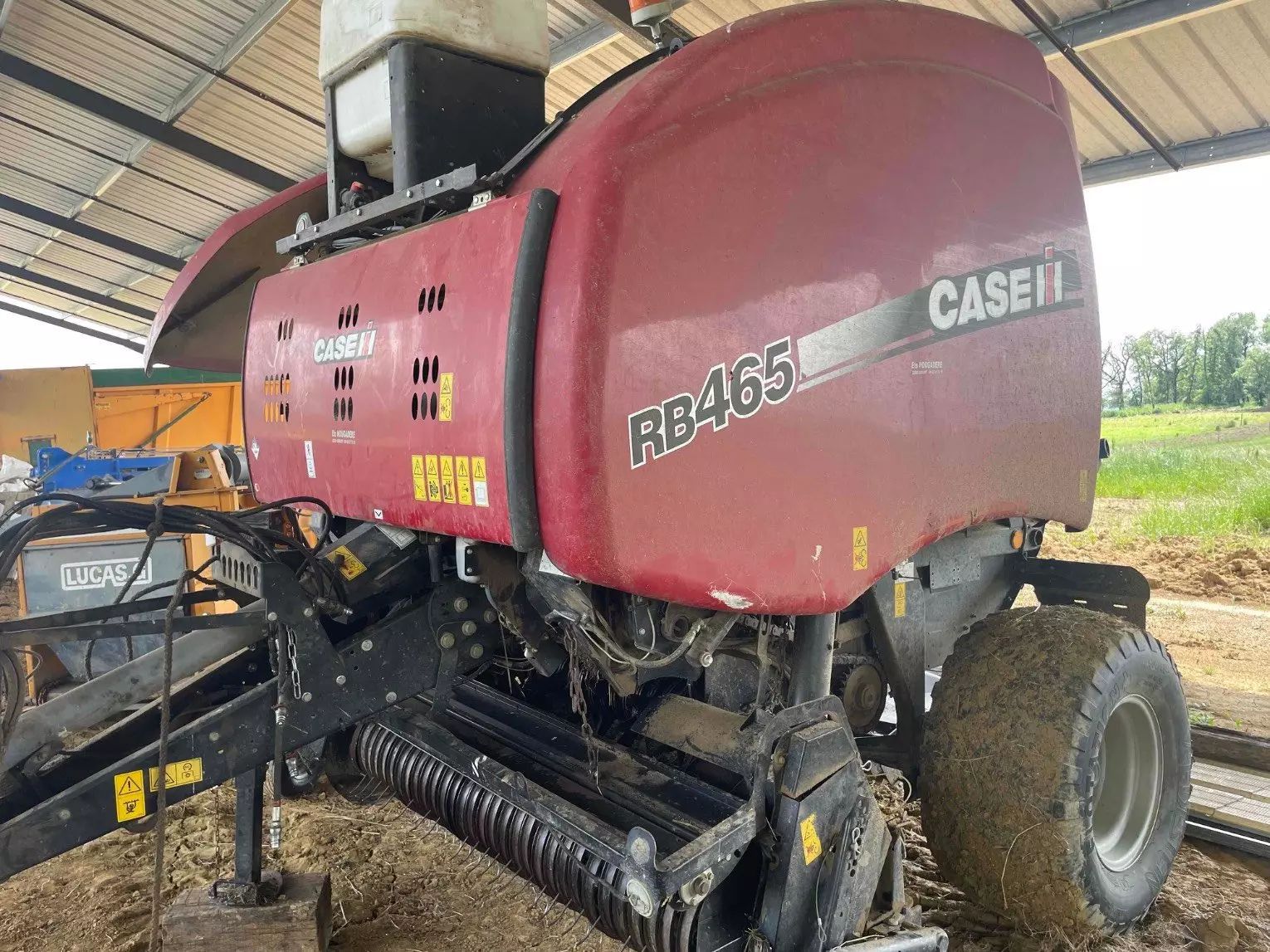 E-FARM: Case IH rb 465 - Presă de balotat - id ARZ3ELS - 22.000 EUR - Anul: 2015 - Franța