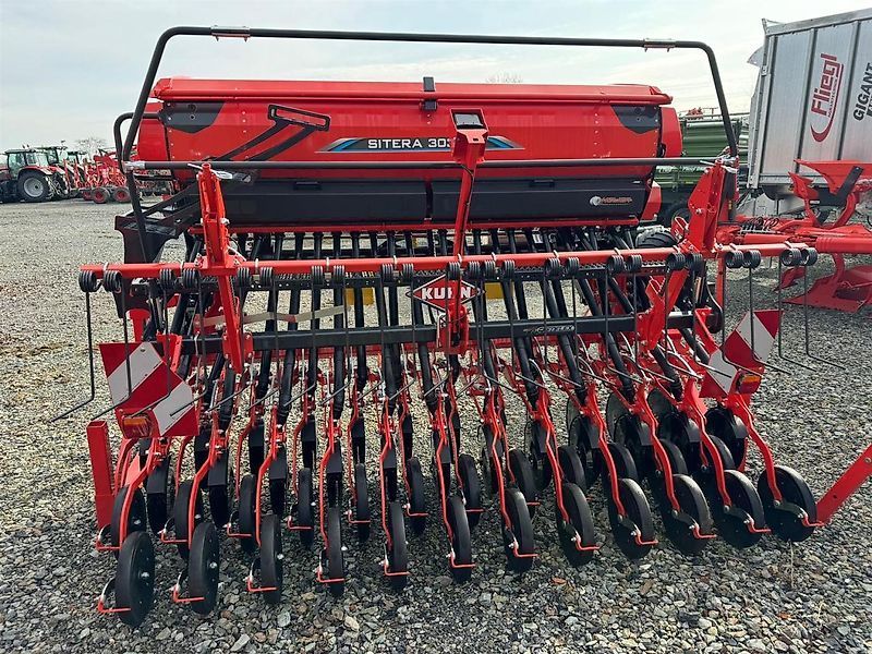 E-FARM: Kuhn Sitera 3030-24 E - Taladro - id SKHHHMN - 21.500 € - Año: 2023 - Alemania