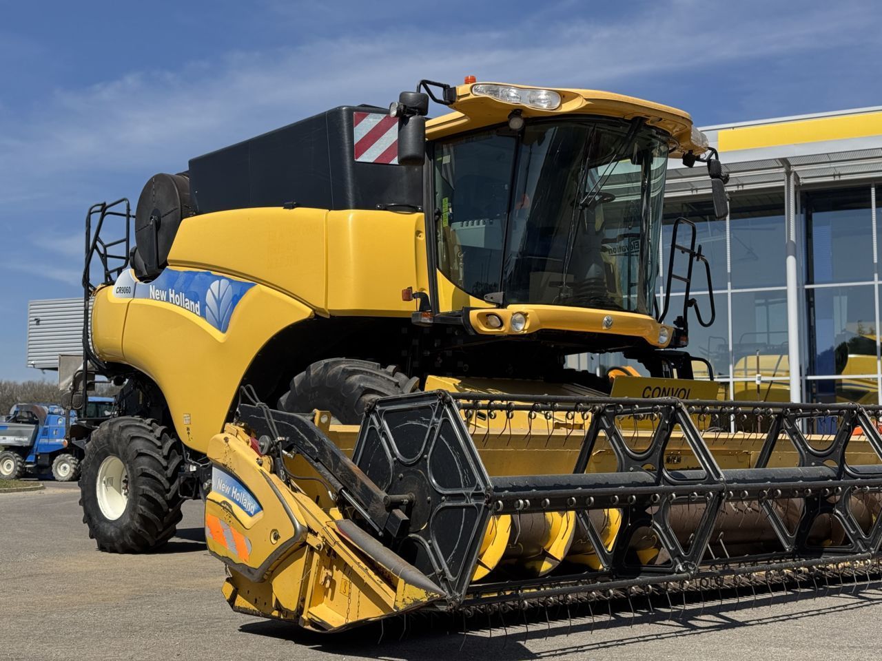 E-FARM: New Holland CR 9060 Elevation - Cosechadora - id BWZCB9S - 65.000 € - Año: 2009 - Horas: 4.990,Potencia del motor: 422,Francia