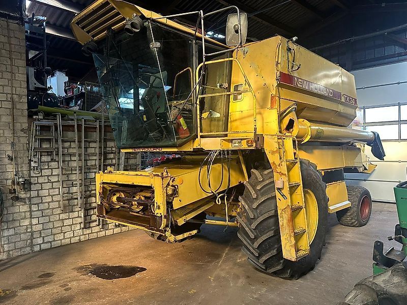 E-FARM: New Holland TX 34 - Cosechadora - id LW7A2GC - 16.000 € - Año: 1990 - Horas: 4100,Alemania