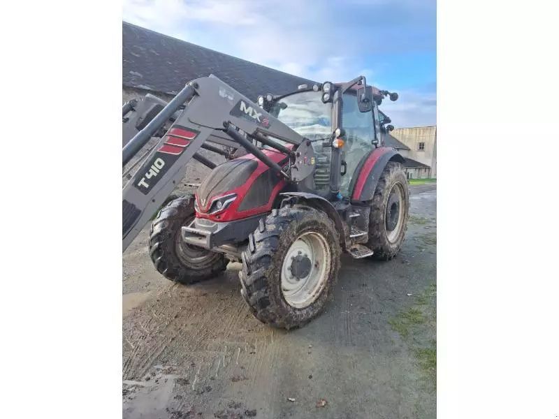 Valtra G 125 Tractor €47,000