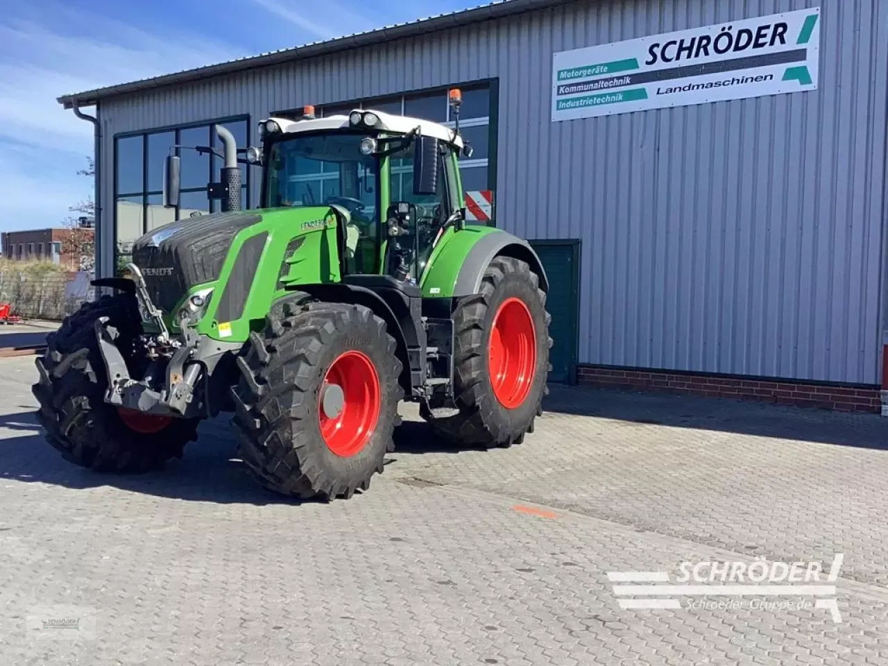 E-FARM: Fendt 824 Vario ProfiPlus - Tracteur - id HACCELM - 122 885 € - Année: 2021 - Lecture du nombre d'heure: 4 419,Puissance du moteur (chevaux): 246,Allemagne