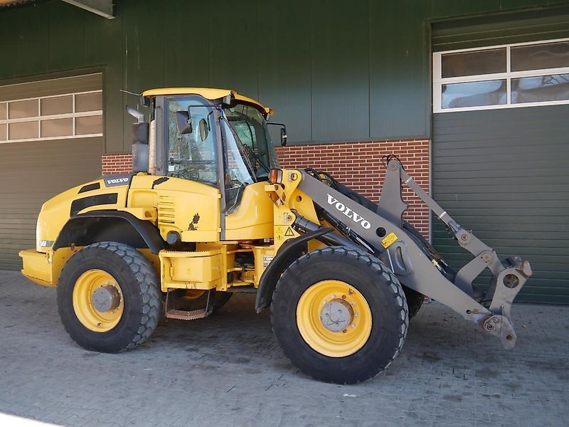 E-FARM: VOLVO l45f - Wheel loader - id 1FLJEQZ - €52,000 - Year of construction: 2011 - Engine hours: 8,700,Engine power (HP): 101,Germany