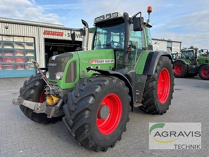 E-FARM: Fendt 820 Vario - Tracteur - id 2GMRU6K - 59 900 € - Année: 2011 - Lecture du nombre d'heure: 11 030,Puissance du moteur (chevaux): 190,Allemagne