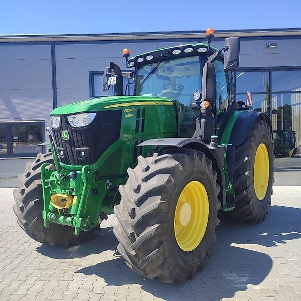 E-FARM: John Deere 6250 R - Tractor - id KVKZTXL - €162,500 - Year of construction: 2021 - Engine hours: 1,840,Engine power (HP): 239,Germany