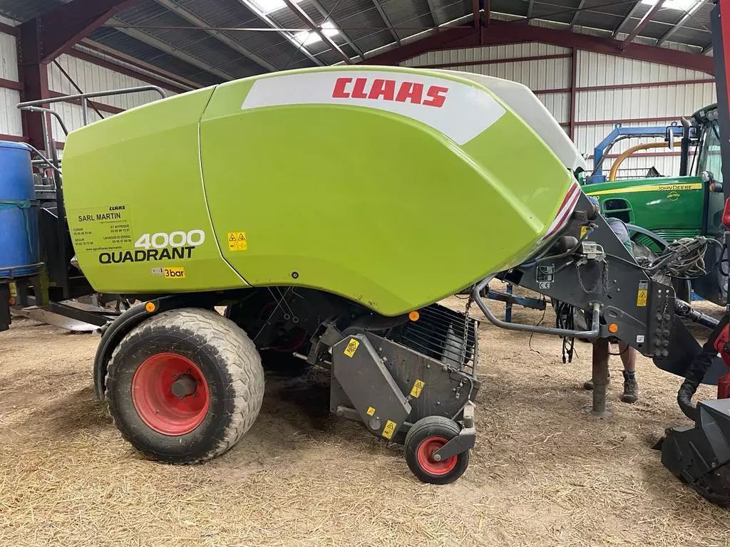 E-FARM: Claas Quadrant 4000 - Empacadora - id FCNBAFY - 45.000 € - Francia