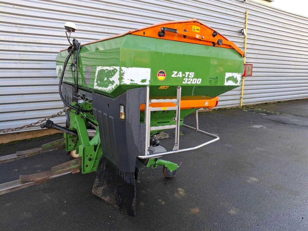 E-FARM: Amazone zats 3200 - Rozsiewacz nawozów - id 5391CQG - 12 500 € - Rok produkcji: 2017 - Francja