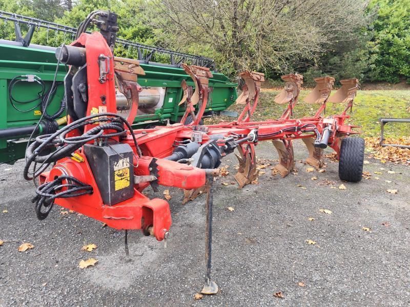 GREGOIRE BESSON 6 corps Charrue 16 000 €