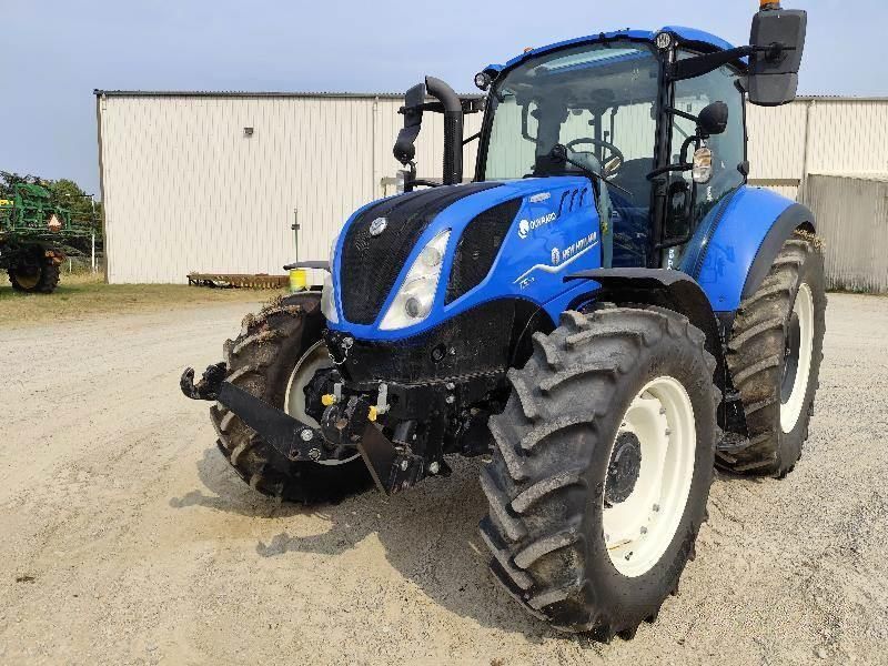 E-FARM: New Holland T5.110 - Traktor - id JNT9IV9 - 68.500 € - Baujahr: 2023 - Abgelesene Motorstunden: 557,Motorleistung (PS): 110,Frankreich