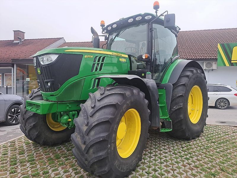 E-FARM: John Deere 6215 R - Traktor - id 1UV3NG7 - 66.795 € - Produktionsår: 2015 - Motortimer: 8.129,Motoreffekt (HP): 255,Slovenien