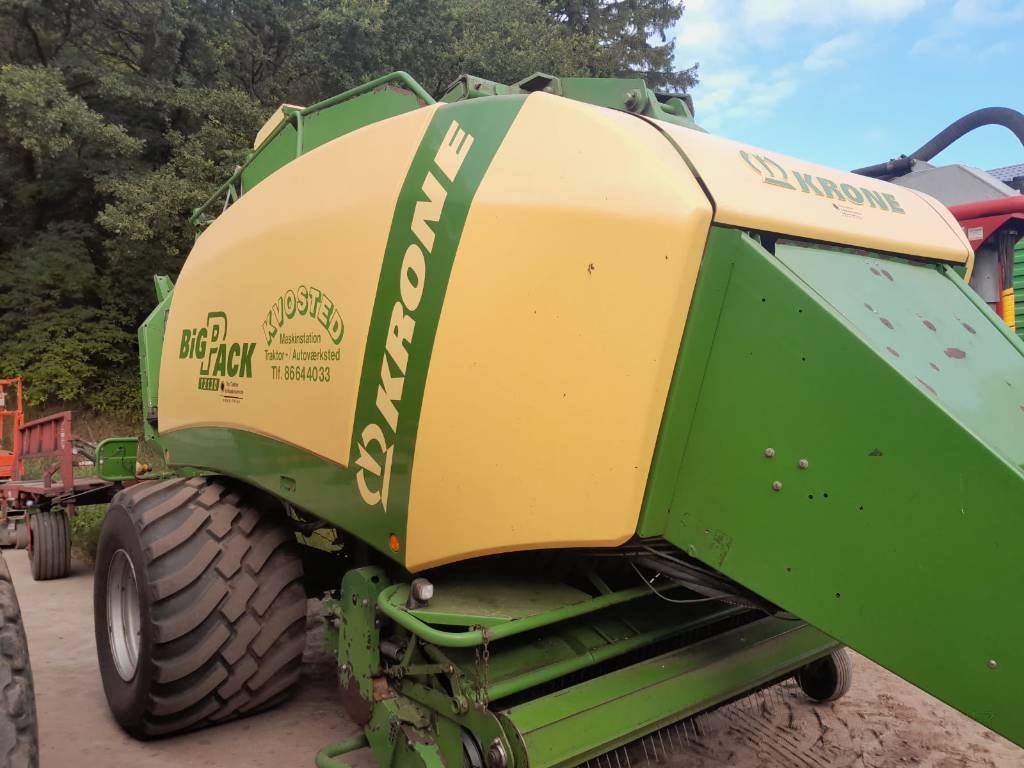 E-FARM: Krone Big Pack 12130 - Empacadora - id FP1XRTD - 17.956 € - Año: 2007 - Las balas producidas: 45.000,Dinamarca