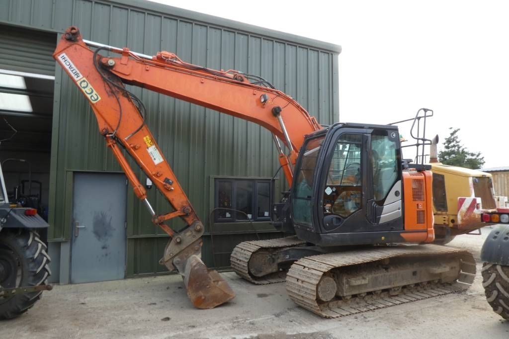 Hitachi zx 135 us-6 Гусеничный экскаватор 39 187 €