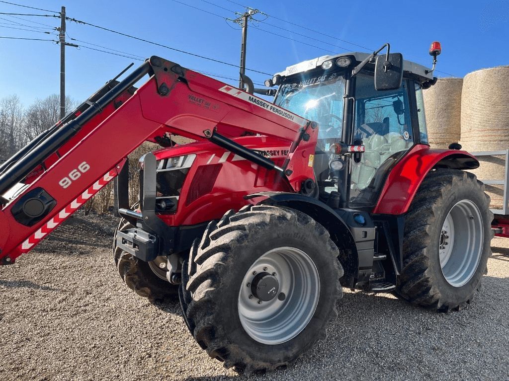 E-FARM: Massey Ferguson 6615 - Tracteur - id E7JCKRW - 66 000 € - Année: 2015 - Lecture du nombre d'heure: 5 400,Puissance du moteur (chevaux): 150,France