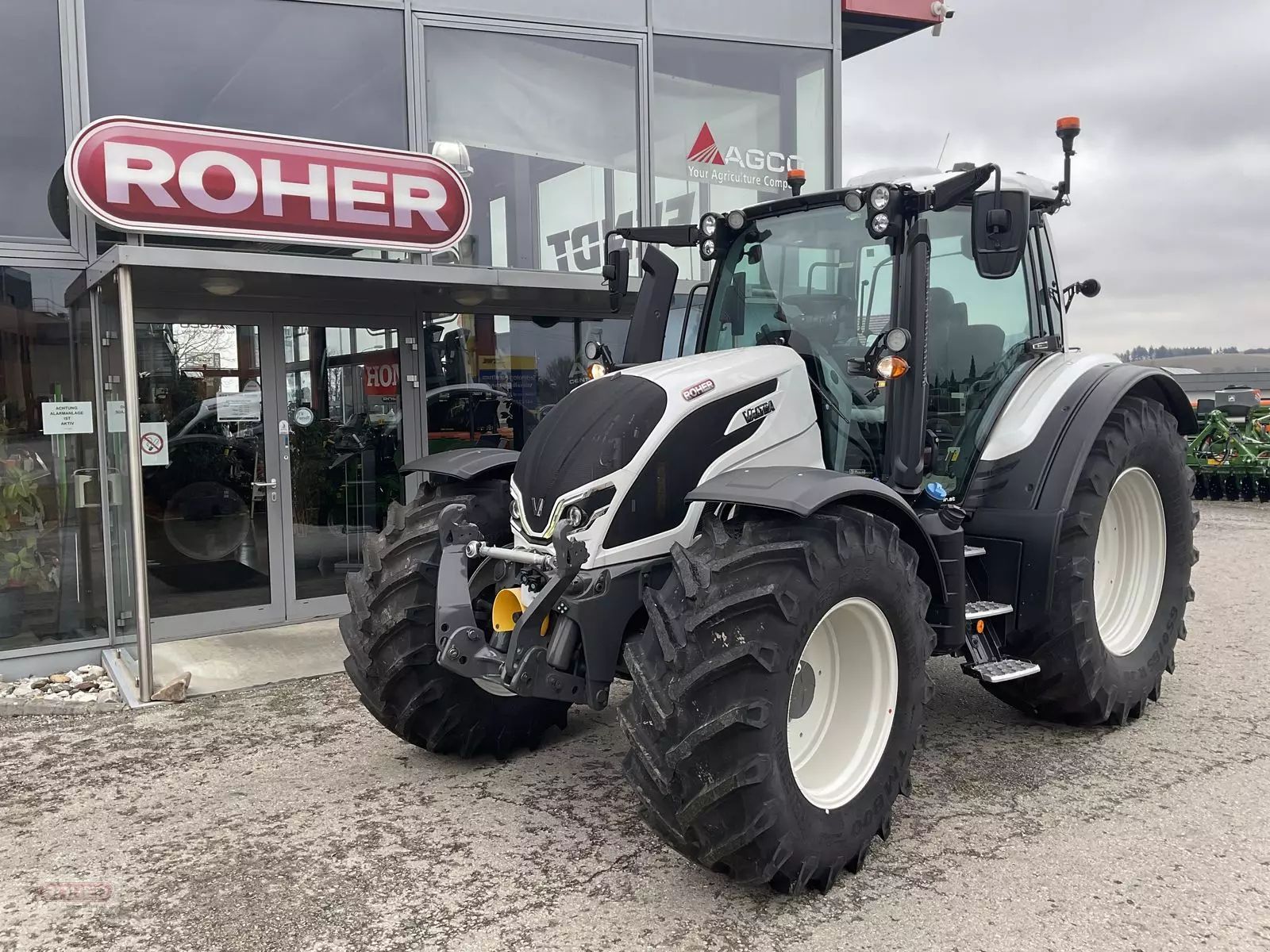 Valtra N 175 Трактор 132 917 €