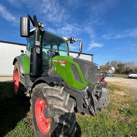 E-FARM: Fendt 311 Vario Profi - Tractor - id BFPFVCY - 102.000 € - Año: 2022 - Horas: 1920,Potencia del motor: 110,Francia