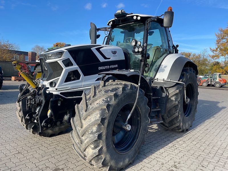E-FARM: Deutz-Fahr 6215 Agrotron TTV - Traktor - id IVFWFW8 - 68.000 € - Leto izgradnje: 2018 - Število ur motorja: 6.000,Moč motorja (HP): 215,Nemčija