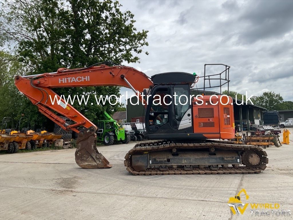 Hitachi zaxis 225 us lc Koparka gąsienicowa 80 269 €