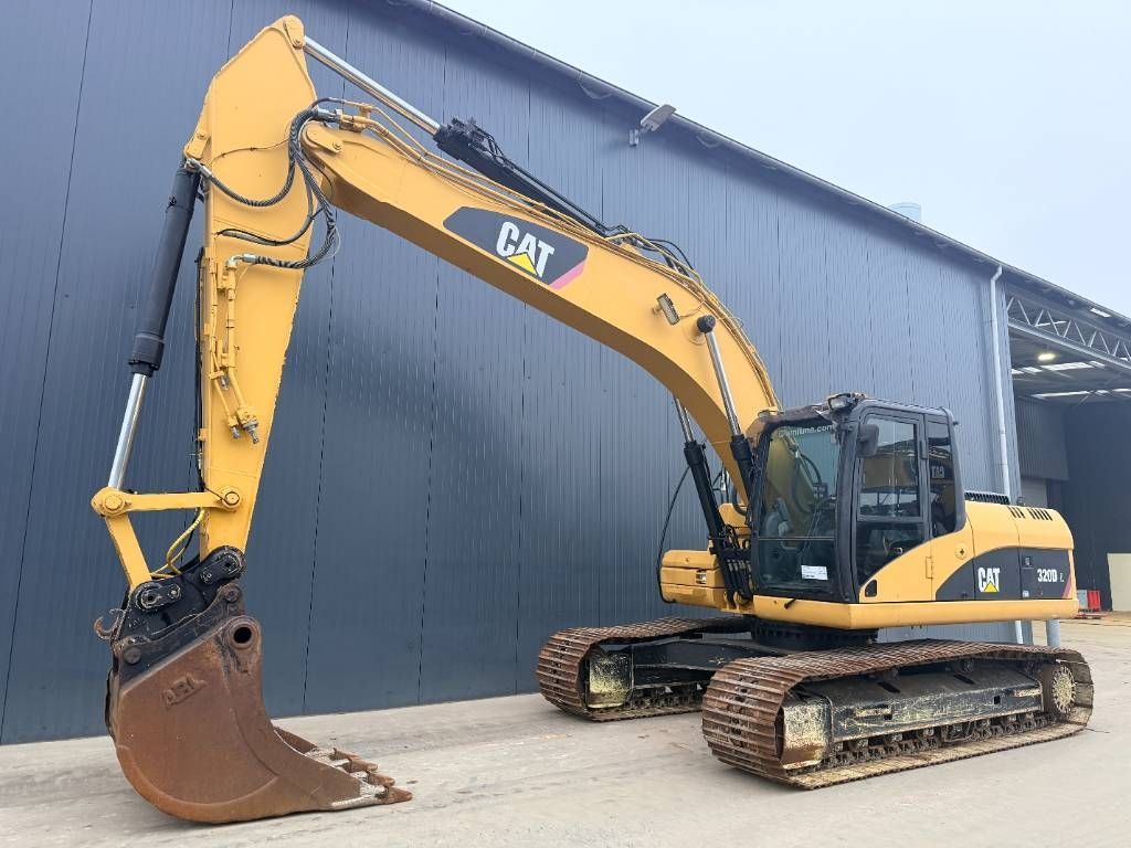 Caterpillar 320d l Escavatore cingolato 52.900 €