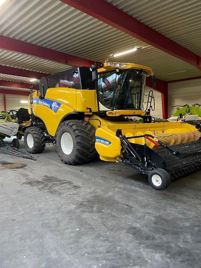 E-FARM: New Holland CX 8080 - Mähdrescher - id LVCBZQE - Baujahr: 2007 - Abgelesene Motorstunden: 2.718,Dänemark