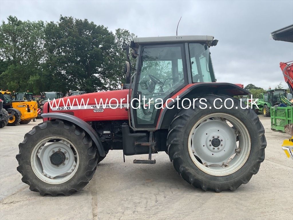 Massey Ferguson 4370 Traktor 19 608 €