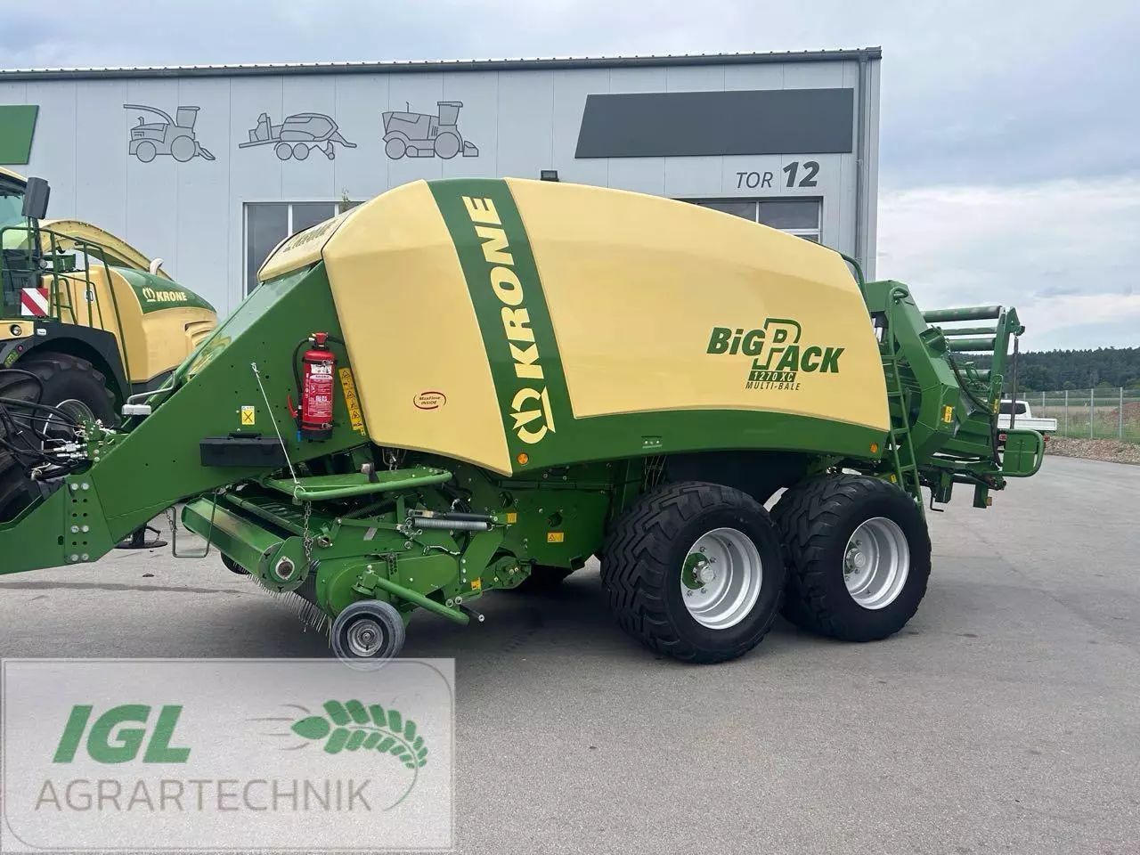 E-FARM: Krone Big Pack 1270 XC - Baler - id Z4RQHQ8 - €49,900 - Year of construction: 2012 - Germany