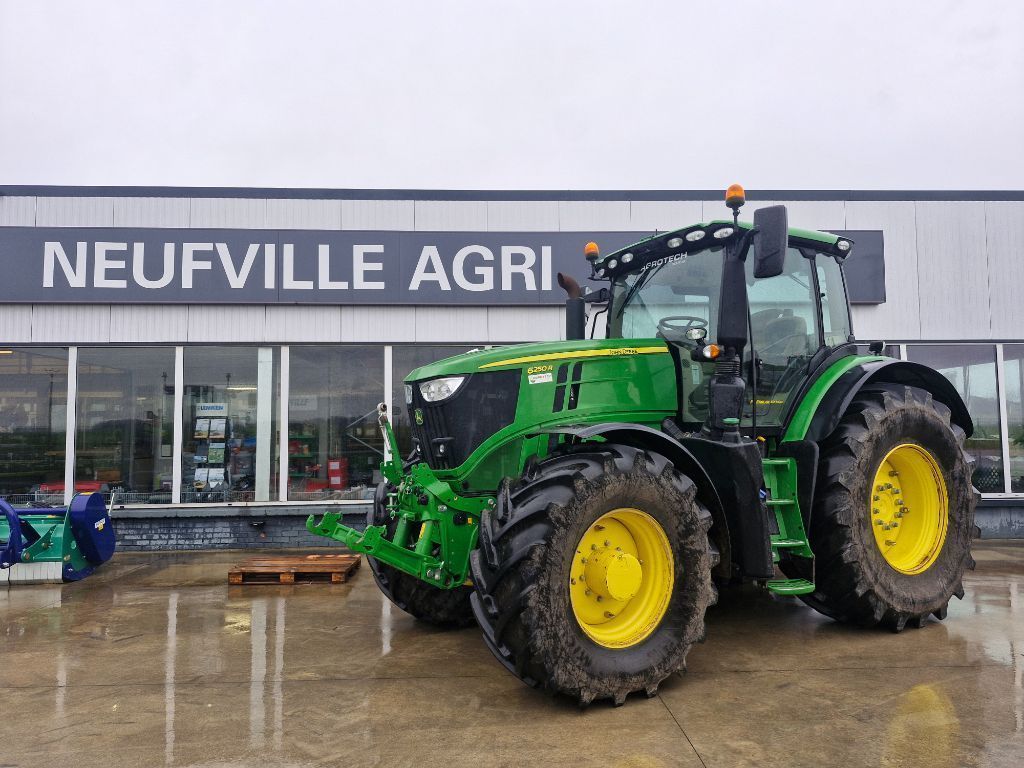 John Deere 6250 R Tractor 155.000 €