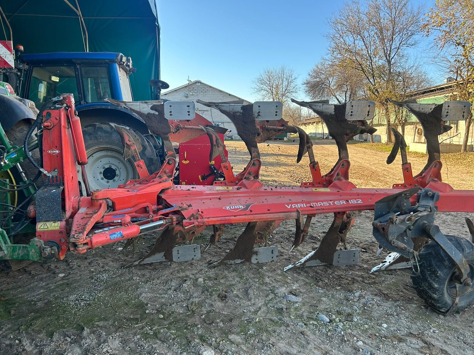 E-FARM: Kuhn kuhn vari-master 182 - Charrue - id UXGKUVQ - 15 000 € - Année: 2009 - Allemagne