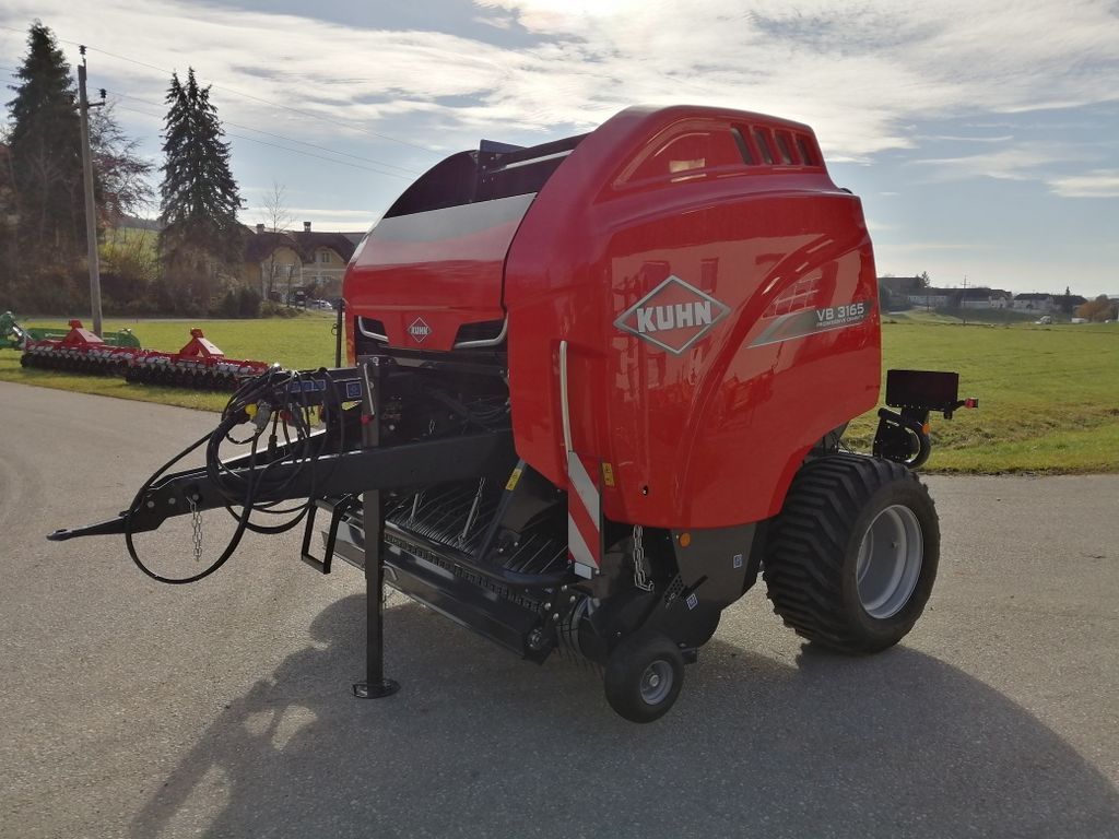 E-FARM: Kuhn VB 3165 - Presse à balles - id KEHNGI1 - 49 917 € - Année: 2023 - Autriche