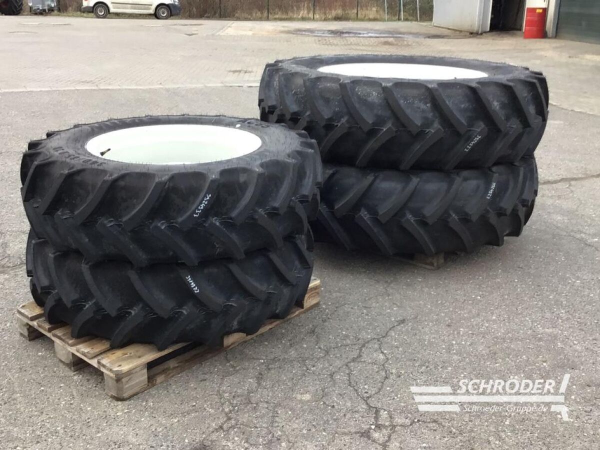 E-FARM: Mitas 2x 340/85 r28 / 2x 420/85 r38 - Roue et chenille - id 6H9FYID - 6 500 € - Année: 2023 - Allemagne