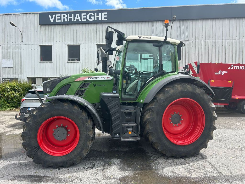 E-FARM: Fendt 718 Vario - Traktor - id EHPVAM9 - 110.000 € - Baujahr: 2019 - Abgelesene Motorstunden: 4.350,Motorleistung (PS): 180,Frankreich