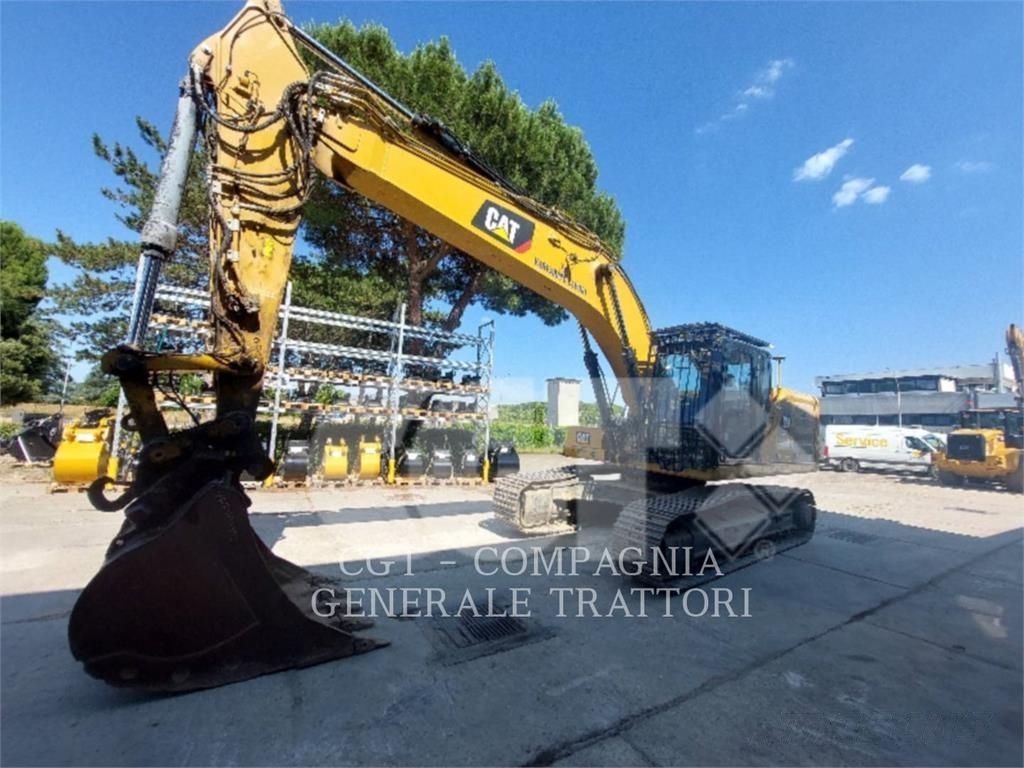 Caterpillar 330 ng Гусеничный экскаватор 165 000 €