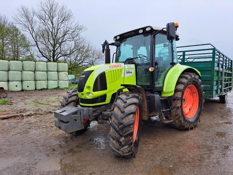 E-FARM: Claas Trion 520 - Tractor - id WX7RYWG - €32,000 - Year of construction: 2011 - Engine hours: 5,794,Engine power (HP): 120,France