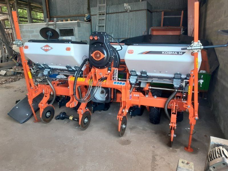 E-FARM: Kuhn kosma - Seminatrice di precisione - id BSTWC7P - 16.000 € - Anno di costruzione: 2021 - Francia