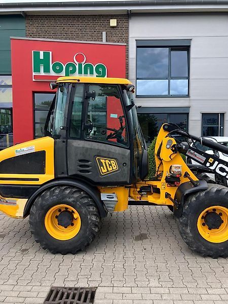 E-FARM: JCB 407 - Chargeuse sur pneus - id 81X7HNY - 26 900 € - Année: 2018 - Lecture du nombre d'heure: 7 390,Allemagne