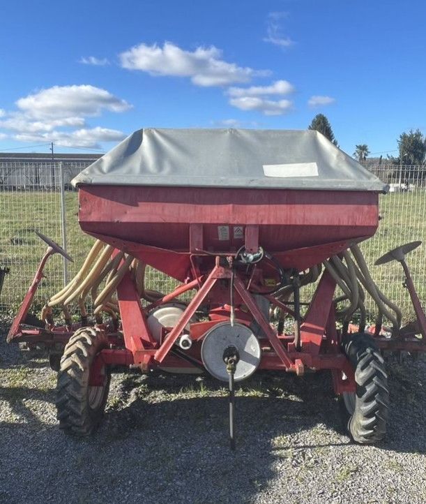 E-FARM: Kverneland dl - Drillmaschine - id YHEXCWM - 5.200 € - Baujahr: 2014 - Frankreich
