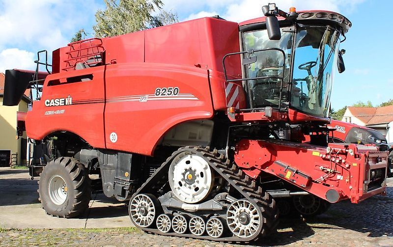E-FARM: Case IH af 8250 - Cosechadora - id I2L1I3I - 430.000 € - Año: 2023 - Horas: 277,Potencia del motor: 496,Alemania