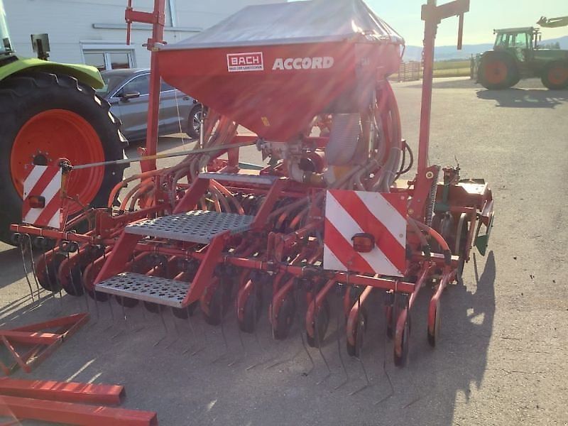 E-FARM: Kverneland ngh 301 und das drillkom - Drillmaschine - id BEIUSMB - 11.500 € - Baujahr: 2006 - Deutschland