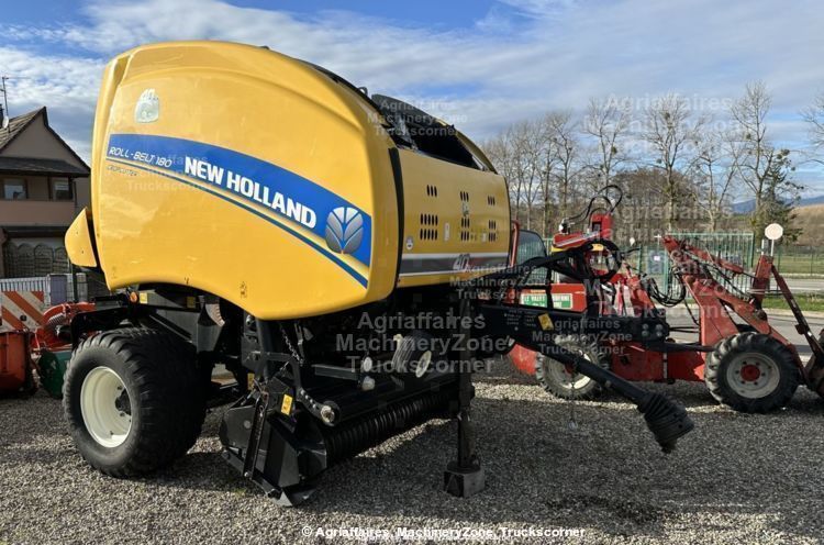 E-FARM: New Holland Roll-Belt 180 Cropcutter - Ballenpresse - id SYJFVAC - 24.900 € - Baujahr: 2015 - Ballenanzahl: 10.800,Frankreich