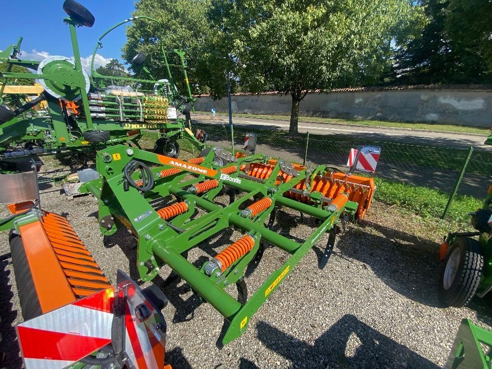 E-FARM: Amazone Cenio 3000 Super - Cultivator - id RGYL3QB - €17,100 - Year of construction: 2022 - France