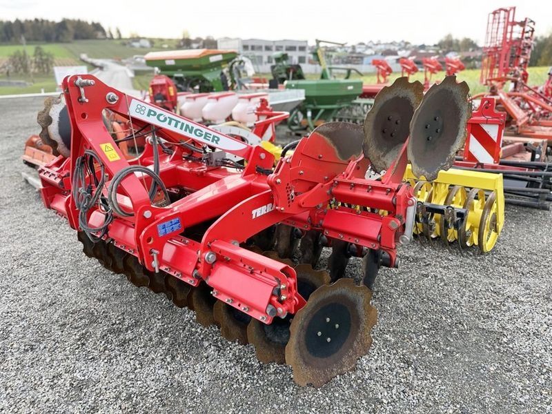 E-FARM: Pöttinger terradisc 3001 kurzscheibenegge - Scheibenegge - id AZ3J21B - 13.628 € - Baujahr: 2018 - Österreich