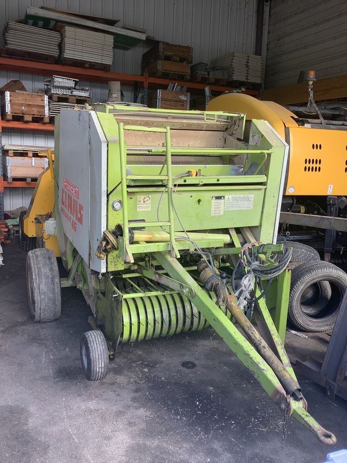 E-FARM: Claas 6000 - Presas - id YVDUDWD - 5 000 € - Gamybos metai: 1996 - Bendras pagamintų ryšulių skaičius: 10 000,Prancūzija