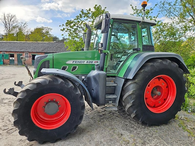 Fendt 820 Vario tractor 59 500 €